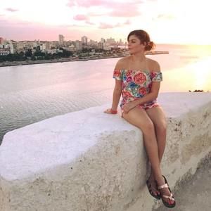 Meet your Posher, Lauren